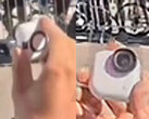 Le prétendu Insta360 Go 4S utilisé en public. (Source de l'image : via Igor Bogdanov)