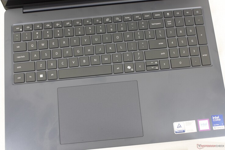 Le retour tactile est légèrement plus net que sur le Dell 16 Plus, tandis que la taille du pavé tactile reste pratiquement identique, à 13 x 9 cm.