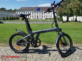 Test de l'ADO Air 20 eBike : vélo de ville pliable, amusant et agile, avec transmission par courroie