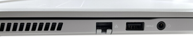 A gauche : Fente pour câble de sécurité (en dehors de la zone d'image), port Ethernet 2,5 Gb/s, USB 3.1 Gen. 1 avec PowerShare, prise audio combinée