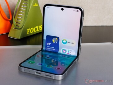 Galaxy Écran du Z Flip 7 FE ((image source : Notebookcheck)