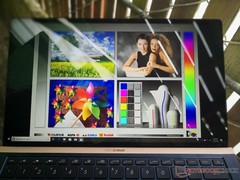 Asus ZenBook UX433FA - À l'extérieur à l'ombre.