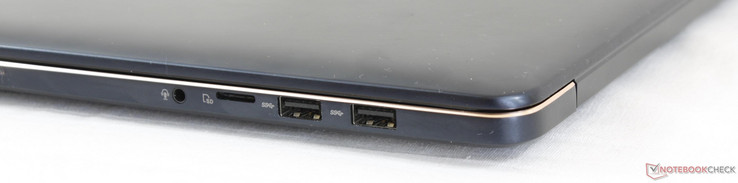 Côté droit : combo audio 3,5 mm, lecteur de carte micro SD, 2 USB 3.1.
