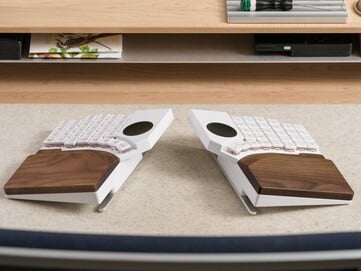 Clavier mécanique sans fil MoErgo Go60 avec repose-poignets. (Source de l'image : MoErgo)