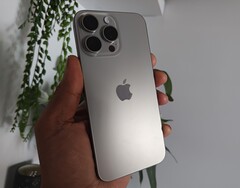 Ce n&#039;est pas votre imagination, l&#039;iPhone 15 Pro est plus chaud au repos que les iPhones précédents. (Image : Notebookcheck)