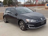 Une Volkswagen e-Golf 2016 d'occasion a été mise à l'épreuve par un YouTuber spécialisé dans les VE (Image : Out of Spec Reviews)