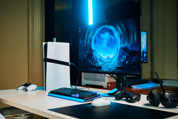 Le Sony Inzone M10S II se distingue par un socle compact et élégant, associé à une finition mate, ce qui en fait un complément idéal pour les configurations haut de gamme de jeux sur PC et sur console.