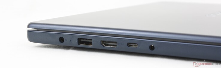 À gauche : Adaptateur secteur, USB-A (5 Gbps), HDMI 1.4, USB-C (5 Gbps) avec Power Delivery 3.0 + DisplayPort 1.2, casque 3.5 mm