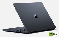 Surface Laptop Ultra. Microsoft veut que les utilisateurs de MacBook Pro passent à cet ordinateur portable.