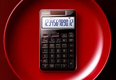 La dernière calculatrice de poche de Casio est dotée d'un boîtier en aluminium laqué noir.