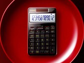 La dernière calculatrice de poche de Casio est dotée d'un boîtier en aluminium laqué noir.