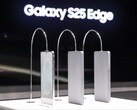 Galaxy Le S25 Edge (à gauche) est placé à côté des unités factices Galaxy S24 Ultra et Galaxy S23 Ultra lors de l'événement Galaxy Unpacked 2025 qui s'est tenu en janvier. (Source de l'image : Fnnews)