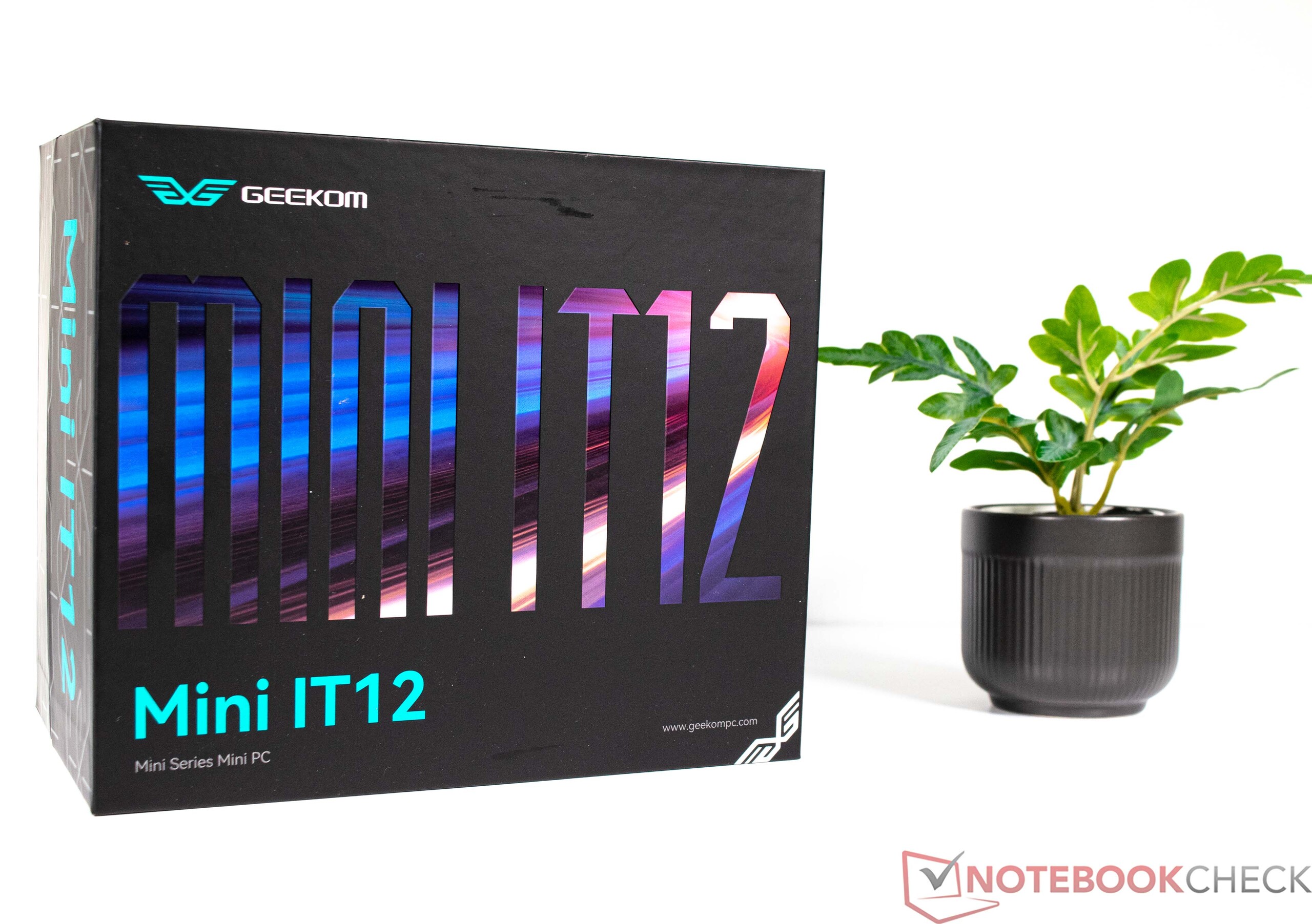 Test du Geekom Mini IT12 : concurrent du NUC d'Intel avec Core i7-1260P et  très silencieux - Notebookcheck.fr