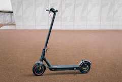 Le Xiaomi Electric Scooter 4 Pro est en fait fabriqué par Segway-Ninebot, Mi Electric Scooter Pro en photo. (Image source : Xiaomi)