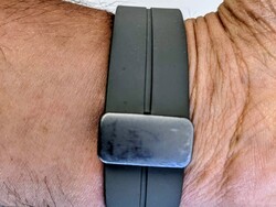 Le fermoir en métal de la Galaxy Watch5 Pro montre des signes d'utilisation