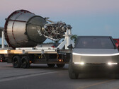 Les prouesses de remorquage du Cybertruck ont été présentées en avant-première à la base stellaire de SpaceX au Texas. (Source de l'image : Stargazer sur YouTube)