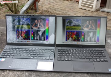 XPS 13 9305 IPS Full HD (droite, mat) versus Asus ZenBook UX325EA OLED Full HD (gauche, brillant)