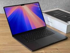 Le MacBook Pro équipé de la carte M4 Max affiche des performances impressionnantes au niveau du processeur et du processeur graphique. (Source de l&#039;image : Notebookcheck)