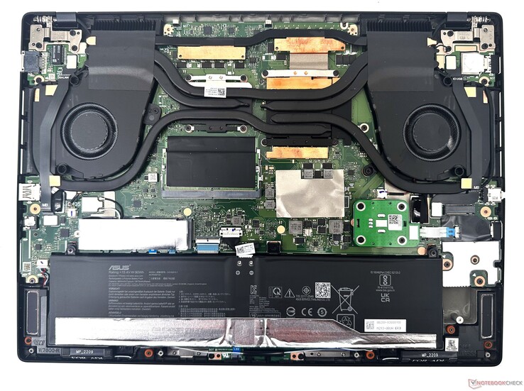 Intérieur de l'Asus ProArt StudioBook 16