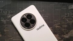 Une fuite du design du Realme GT5 Pro. (Source : Xiaoyu Review via Weibo)