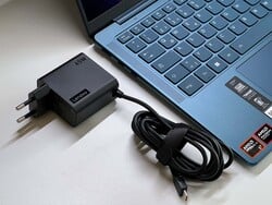 alimentation électrique de 65 watts