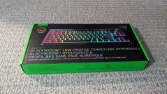 La boîte extérieure de la BlackWidow V4 HyperSpeed TKL
