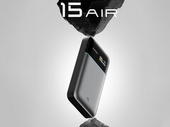 Cuktech présente son nouveau power bank SiC 15 Air. Sur la photo : le chargeur portable. (Source de l'image : Cuktech)