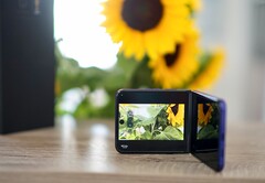 La batterie du Razr 70 Ultra doit tenir dans un espace réduit, mais elle offre tout de même une autonomie satisfaisante.
