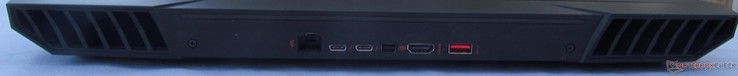 A l'arrière : Ethernet, 2 USB C 3.1 Gen 2 avec Thunderbolt 3, mini DisplayPort 1.4, HDMI 2.0, USB A 3.0 Gen 1.