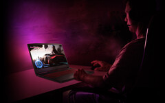 Le nouveau MSI Bravo 15 est plus lourd que le modèle de l'année dernière. (Image source : MSI)