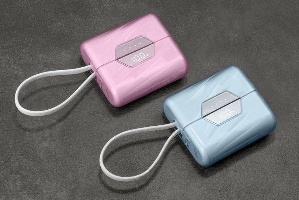 Le chargeur portable Nimble Sharepower est disponible en deux coloris en édition limitée (voir photo).