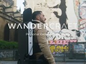 L'exosquelette personnel de Wandercraft permet aux personnes paralysées de marcher, de s'asseoir et de se tenir debout de manière autonome. (Source : Wandercraft)