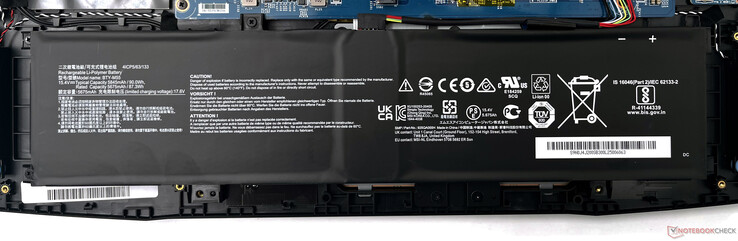 La batterie de 90 Whr offre une autonomie décente pour un ordinateur portable de jeu
