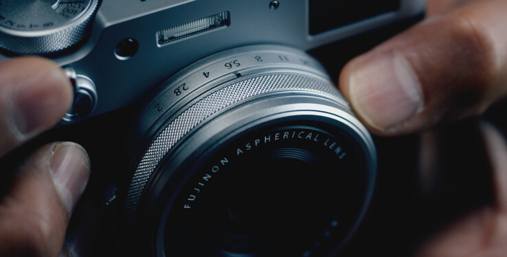 L'objectif principal avec commandes manuelles est essentiel à l'attrait du X100V (Image Source : Fujifilm)