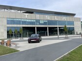 Les ventes de Tesla sont en baisse. Giga Factory Berlin Brandenburg. (Source de l'image - Ot, CC BY 4.0, via Wikimedia Commons)