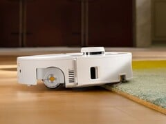 L&#039;aspirateur robot Roborock Qrevo Curv 2 Flow (photo) est équipé d&#039;une serpillière. (Source : Roborock)