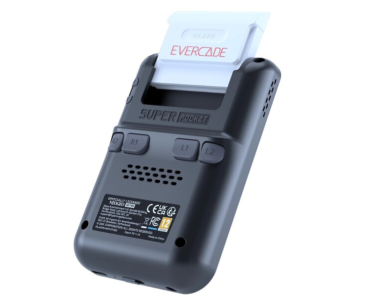La Super Pocket NeoGeo est compatible avec les cartouches (Image source : HyperMegaTech)