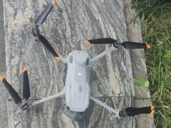 Les DJI Mavic 4 et Mavic 4 Pro pourraient arriver plus tôt que prévu. (Source de l'image : @OsitaLV)