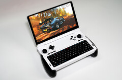 Le nouveau GPD Win Mini est 35 g plus lourd que le modèle de l'année dernière. (Source de l'image : GPD)