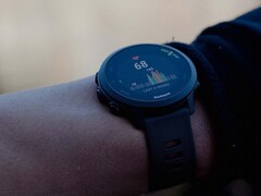 Garmin met à jour les smartwatches Forerunner 245, Forerunner 745 et Forerunner 945 (ci-dessus). (Source de l'image : Garmin)