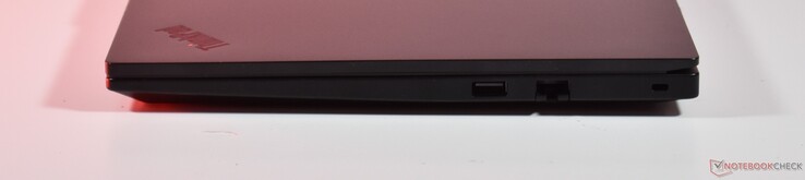 droit : USB-A 3.2 Gen 1, RJ45-Ethernet, verrou Kensington
