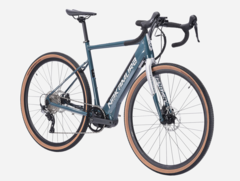 Le vélo Intersport Nakamura E-GRAVEL a une autonomie de 100 km. (Source de l&#039;image : Intersport)