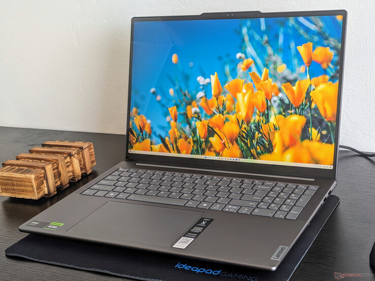 Lenovo Yoga Pro 9 16IMH9 RTX 4050 Lenovo Yoga Pro 9 16IMH9 RTX 4050