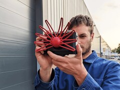 Paragraphica génère des images en se basant sur divers indices, et non sur une lentille traditionnelle. (Source de l'image : Bjørn Karmann)