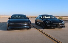 Le face-à-face ultime des voitures électriques : la Lucid Air, 250 000 $, affronte la Tesla Model S Plaid, 111 000 $. (Source de l&#039;image : Edmunds Cars via YouTube)