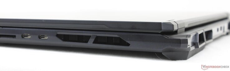 À droite : Lecteur SD, 2x USB-C Thunderbolt 4 avec DisplayPort + Power Delivery