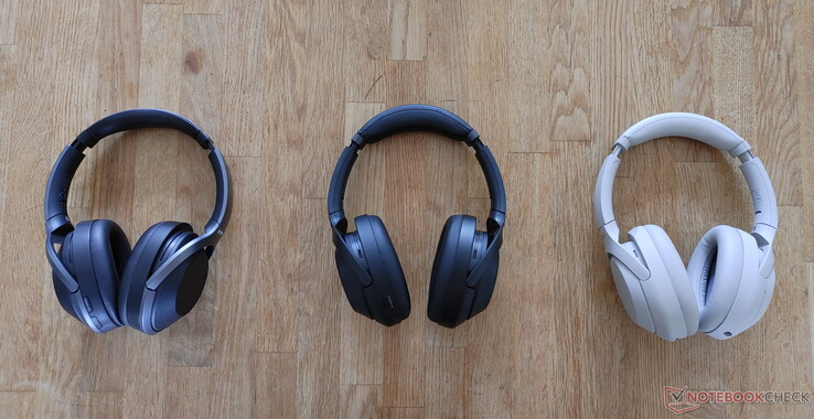 The WH-1000XM2, WH-1000XM3 and WH-1000XM4 from left to right. (Image source: Notebookcheck)