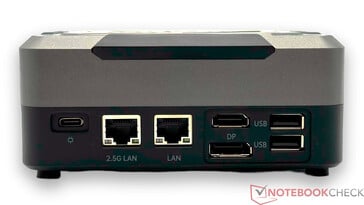 Arrière : connexion secteur (19 V ; 5 A), LAN (2.5G), LAN (1.0G), HDMI 2.1, DP1.4 (4K@144Hz), 2x USB 2.0
