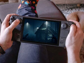 Le pack Halloween Fright or Flight comprend Blair Witch et d’autres succès de l’horreur. Sur l’image : une photo retouchée du Steam Deck faisant tourner Blair Witch.