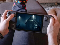 Le pack Halloween Fright or Flight comprend Blair Witch et d’autres succès de l’horreur. Sur l’image : une photo retouchée du Steam Deck faisant tourner Blair Witch.